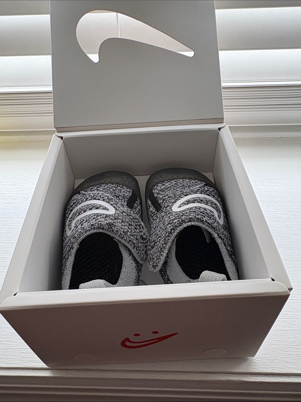 Nike SWOOSH 1 Kids Gray Black Slip-On Sneakers - Picture 4 of 5